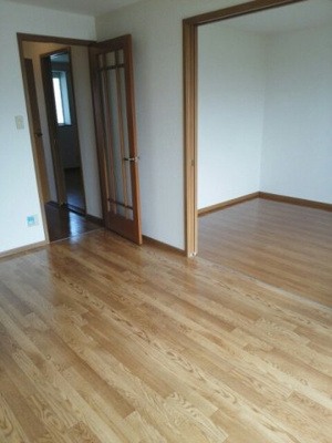 【居間・リビング】 | オリンポスヒルズⅡ | おしゃれなリビングです