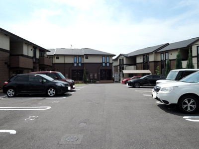 【駐車場】 | メゾンドボヌール秀A棟