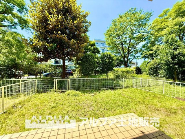 ホームタウン貝取2の展望|【outward appearance】
◆バルコニー◆家から望む空はブルースカイ。隔てるものは何もなく、そこにあるのは青い空と白い雲の景色がこの街の彩りを演出している。