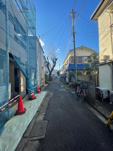 中野区大和町２丁目　新築戸建て　全１棟の前面道路含む現地写真|2026年１月23日撮影