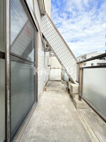 ティーホームズ新大阪のバルコニー