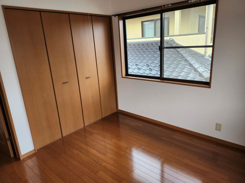 王塚戸建賃貸住宅Aの洋室|使い勝手のいい洋室です