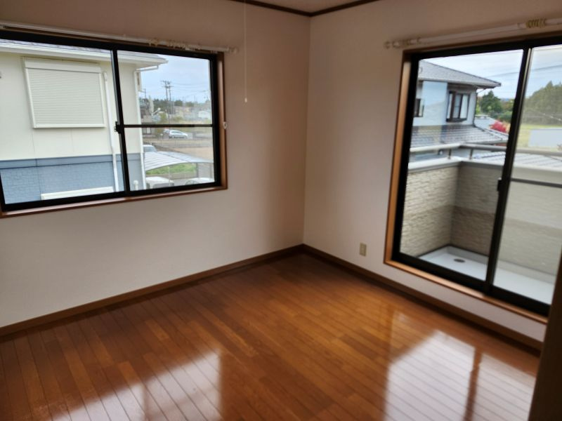 王塚戸建賃貸住宅Aの洋室|広々とした洋室です