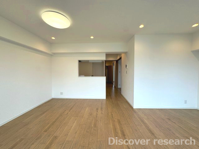 ニュー五反野スカイハイツの居間・リビング|【LDK（約15.3帖）】