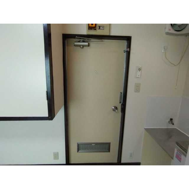 メゾンクレセールの玄関