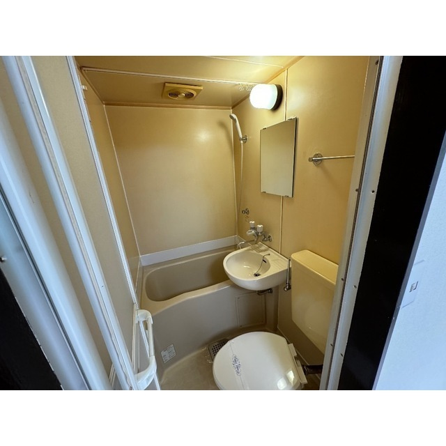 メゾンクレセールの浴室|きれいなお風呂です