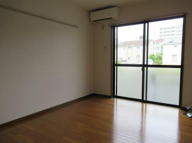 フラットウエストⅢの居間・リビング