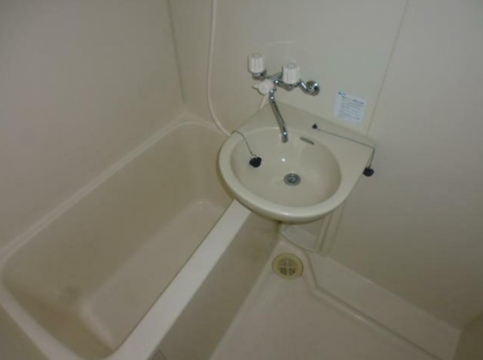 フラットウエストⅢの浴室|他部屋参照