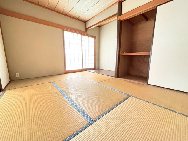 西岐波白土の和室