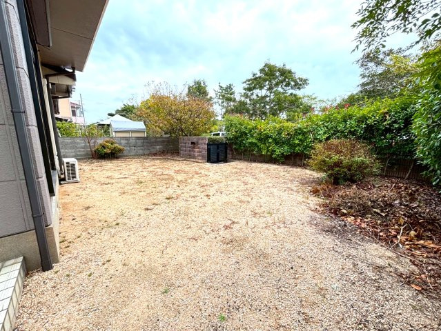 西岐波白土の庭