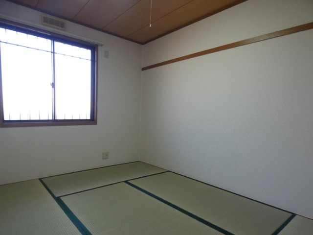 【和室】 | ファミール東琴芝 | 和室ならではの温かな和の空間で寛ぎの時間を過ごせます