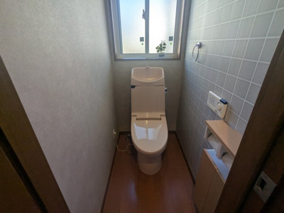 【トイレ】 | 緑町２丁目　中古戸建 | 1階　トイレ
