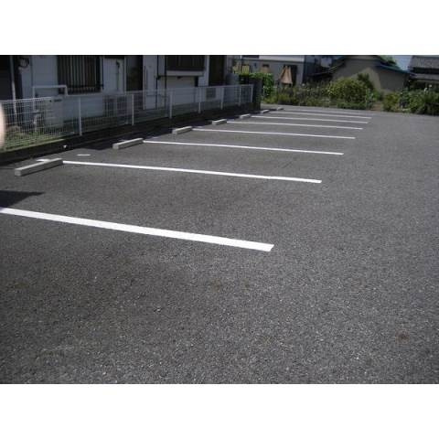 belluceの駐車場