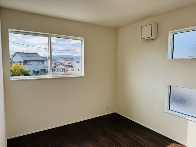 八王子市　川口町　新築一戸建て　２３ー３期の子供部屋|～2階6.0帖の洋室　2面採光で明るく風通しの良いお部屋です～