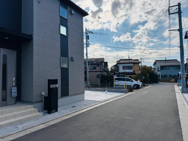 八王子市　川口町　新築一戸建て　２３ー３期の前面道路含む現地写真|～西側4.5ｍ道路に面しています～