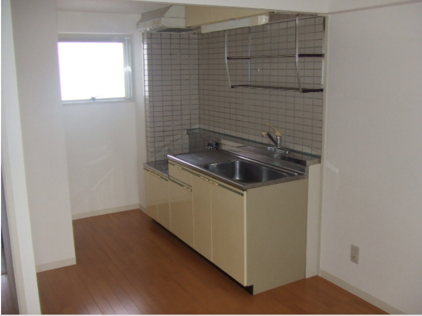 諏訪野ビルのキッチン|きれいなキッチンです