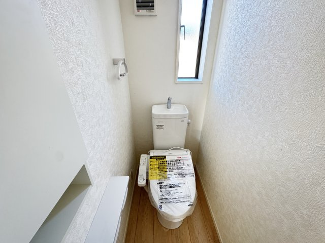 クレイドルガーデン前橋市粕川町新屋第２　２号棟のトイレ|2階トイレです。清潔感のある白を基調としています。