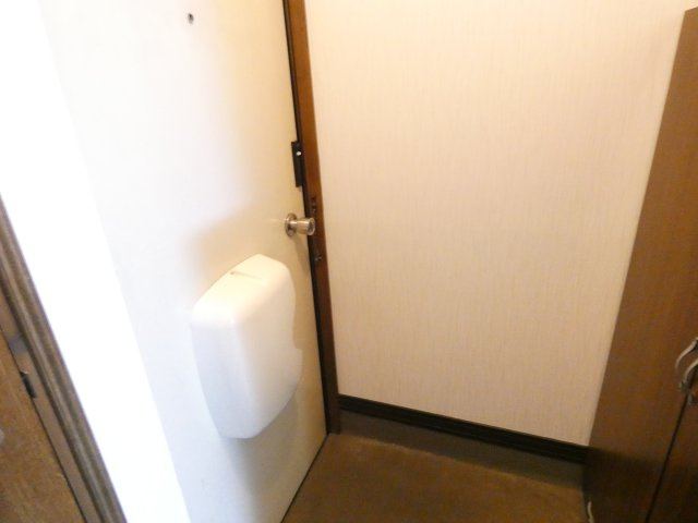コーポ２０２の玄関