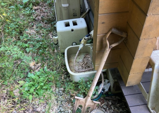 【その他】 | 敷地内に散水栓や立水栓があると便利です。水道水を直接利用できるため、水を運ぶ手間を省くことが出来ます。大量の水を必要とする洗車作業や清掃などに役立ちます。その他設備とあわせて、現地でご確認ください。
