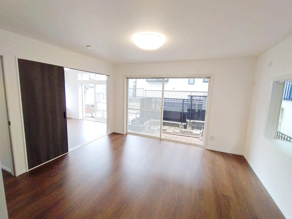 泉区白百合3丁目 中古戸建 3680万円の居間・リビング