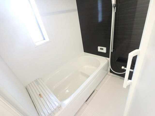 三養基郡基山町小倉第5　1号棟の浴室|ゆったり過ごせるお風呂です