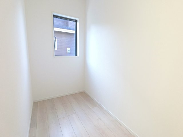 三養基郡基山町小倉第5　1号棟の洋室|1階　サンルーム　2.2帖