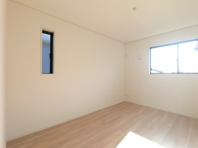 三養基郡基山町小倉第5　1号棟の洋室|明るい洋室です