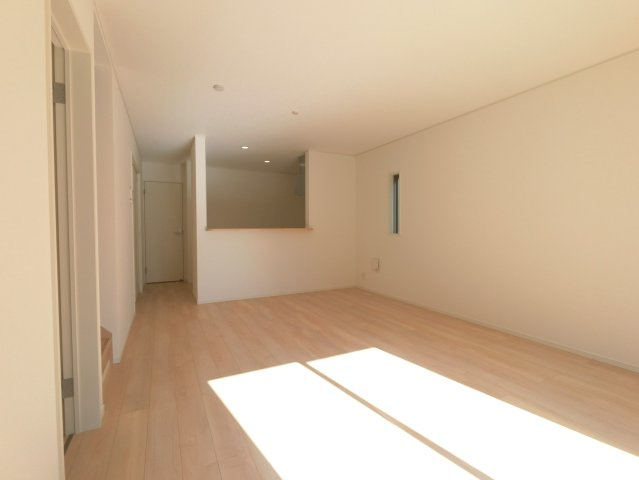 三養基郡基山町小倉第5　1号棟の居間・リビング|使いやすいリビングです