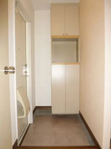 フレグランス大善寺の玄関