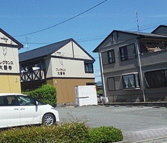 フレグランス大善寺の駐車場