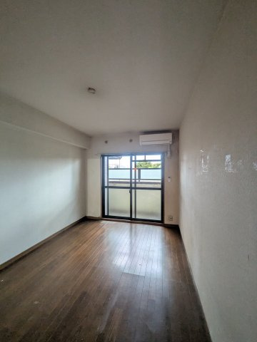 サークルフロントの居間・リビング