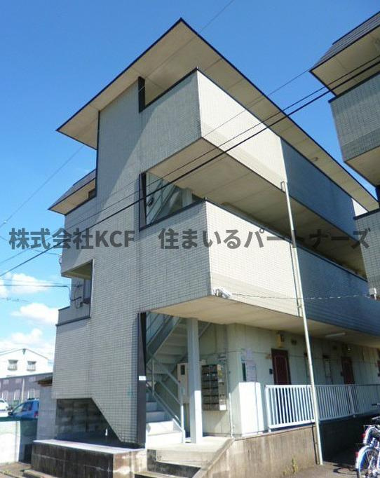 久留米市東合川３丁目の賃貸マンションのエントランス