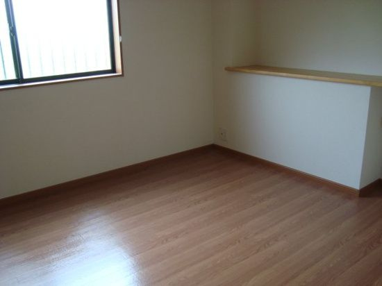 ラ・エレガンス77の洋室