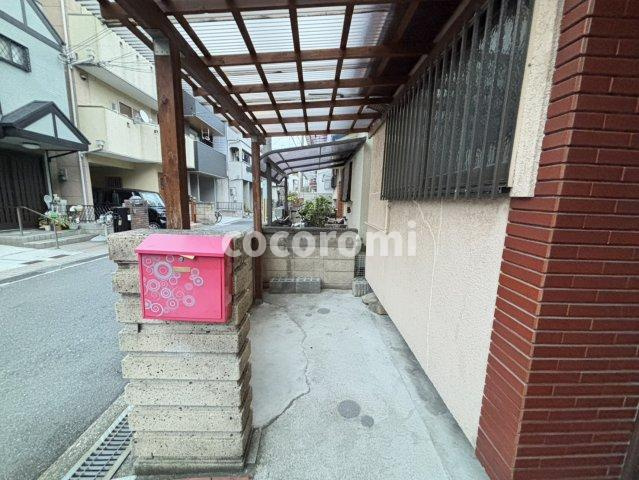 島頭戸建てのエントランス