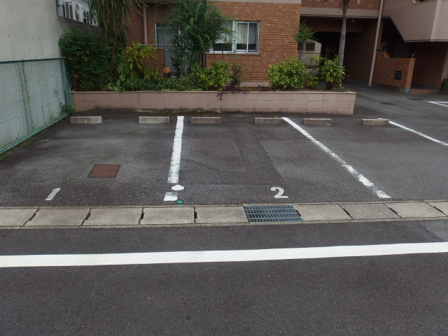 サンシティ羽根の駐車場