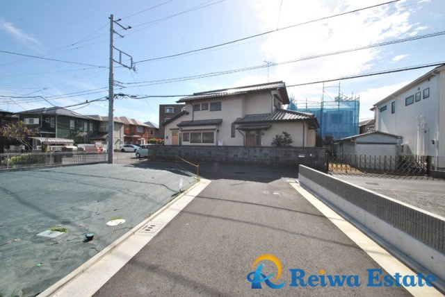 売地　茅ヶ崎市今宿の前面道路含む現地写真