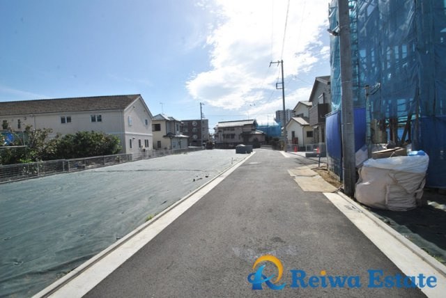 売地　茅ヶ崎市今宿の前面道路含む現地写真