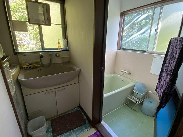伊豆エメラルドタウン(韮山町)の洗面所