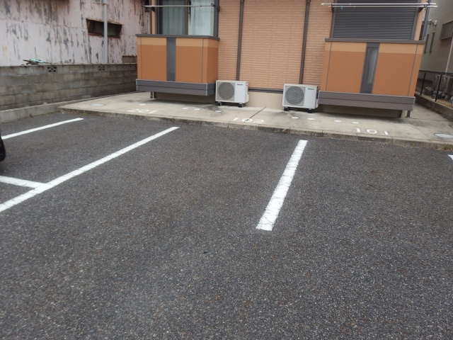 あづまハイツの駐車場