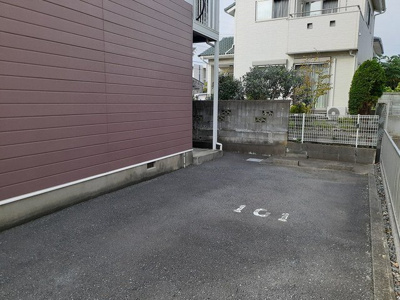 【駐車場】 | イーストコート | 駐車スペースもあります