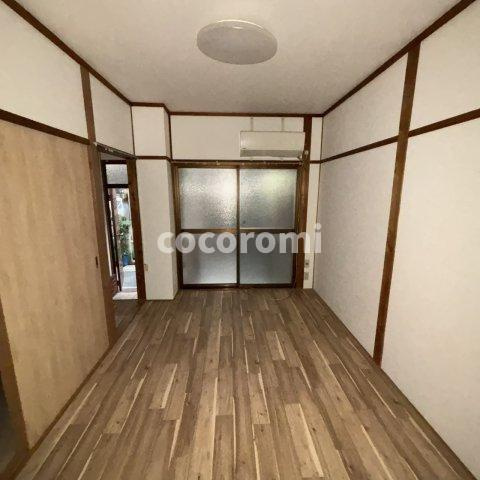 宮野町戸建の居間・リビング