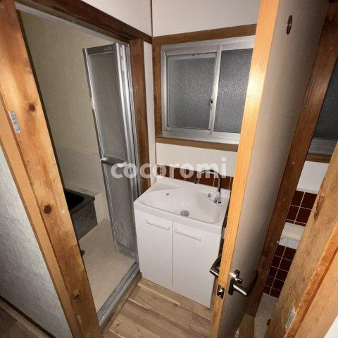 宮野町戸建の洗面所