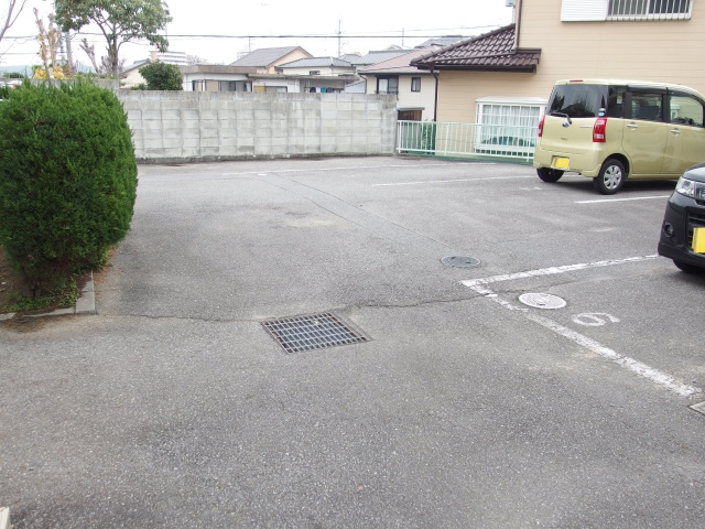 フレグランスT＆Yの駐車場