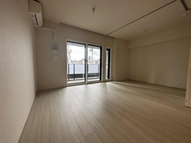 川崎市多摩区登戸の賃貸マンションの居間・リビング