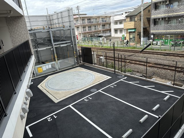 川崎市多摩区登戸の賃貸マンションの駐車場