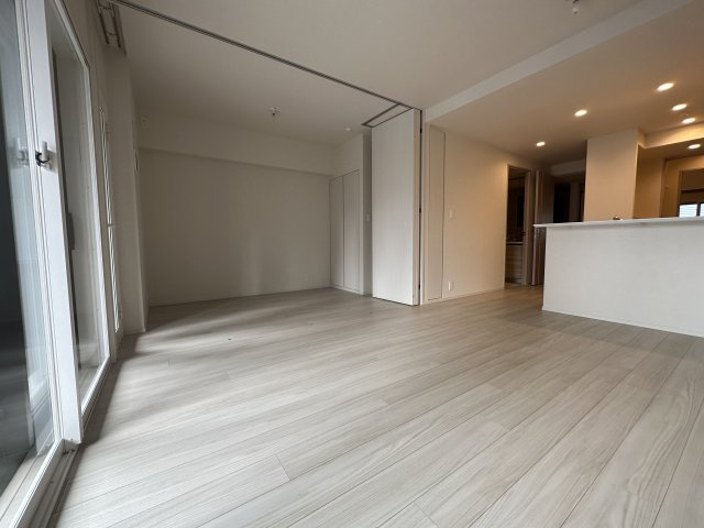 川崎市多摩区登戸の賃貸マンションの居間・リビング