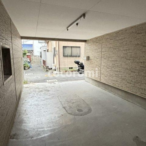 宮前町車庫付き　戸建ての駐車場