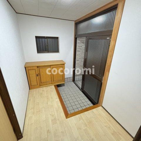 宮前町車庫付き　戸建ての玄関