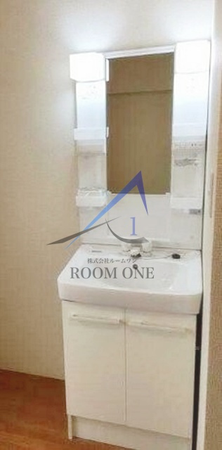 ＲＥＧＩＡの洗面所|独立洗面台です。