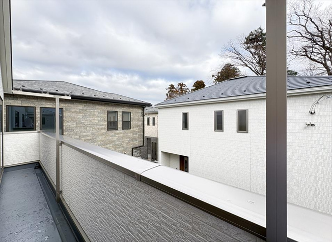 【バルコニー】 | 朝霞市宮戸3丁目　新築一戸建住宅　全16棟　(志木本店) | 静かな暮らしを好む方にもオススメな閑静な住宅地。